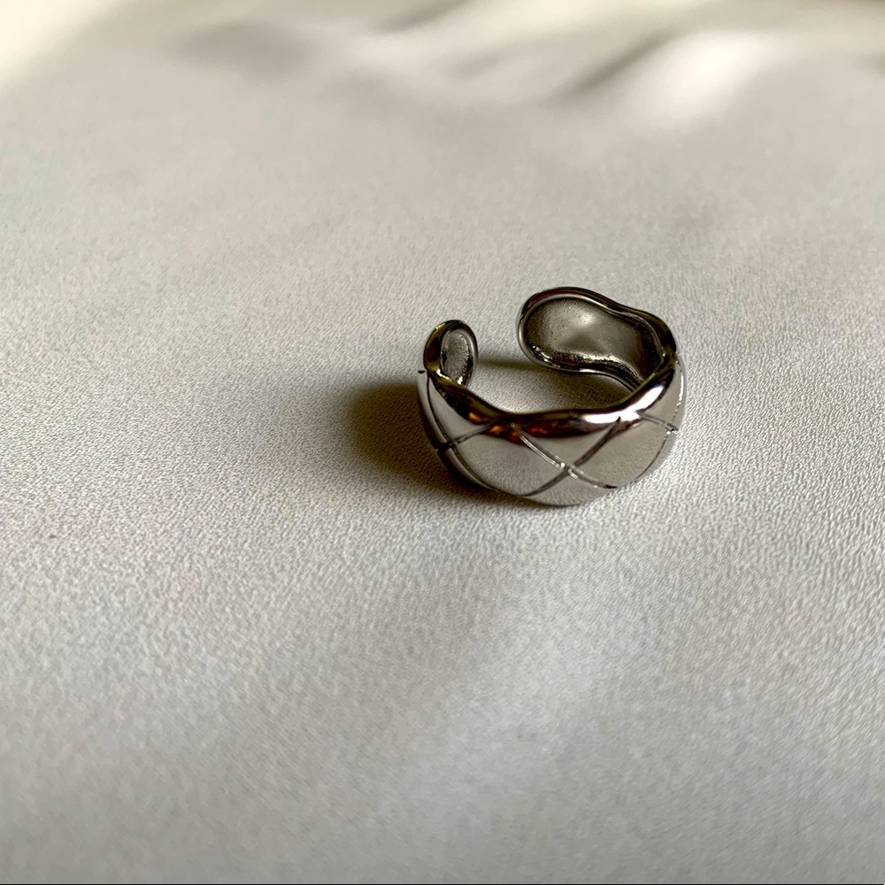 Bold Silver Crisscross Pattern Ring